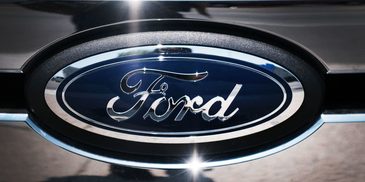 Ford Stock Is Falling After Earnings Miss, Disappointing Outlook