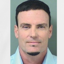 Vanilla Ice Recent Celebrity Mugshot Vintage Grunge Look Fan Crewneck 