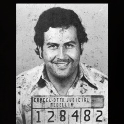 Pablo Escobar Notorious Drug Lord Smiling Mugshot Vintage Look T Shirt