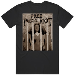 Free Pussy Riot No Pasaran Protest Black And White Logo Vintage Unisex Classic T Shirt