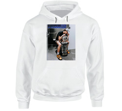 Caitlin Clark Recreates Kobe Bryant Trophy Photo Hoodie Caitlin Clark Recreates Kobe Bryant Trophy Photo Hoodie