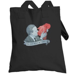 Cameron Taylor England Never Kiss A Tory Totebag