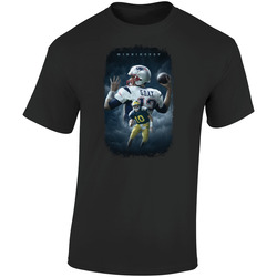 New England Patriots and Michigan Wolverines College Football QB Tom Brady Greatest Of All Time GOAT  Retro Graphic Unisex Soft Cotton Black T Shirt
