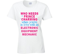 In Love With An Electronic Equipment Mechanics Cute Occupation T Shirt