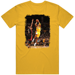 Most Iconic Basketball Shots Kobe Byrant Dwyane Wade Distressed T Shir