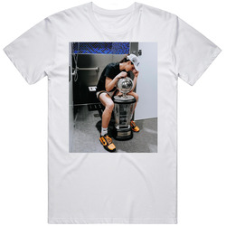 Caitlin Clark Recreates Kobe Bryant Trophy Photo T Shirt