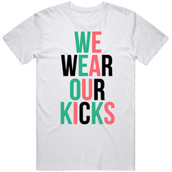 We Wear Our Kicks Verde Sneakerhead Cotton Classic T Shirt