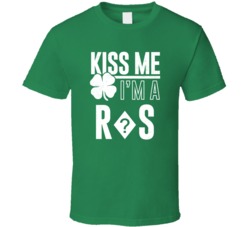 R?s Kiss Me Im Irish Parody Custom Last Name St Patricks Day T Shirt