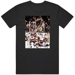 1980 Winter Olympics Miracle On Ice Hockey Tournament Distressed Classic Retro T Shirt