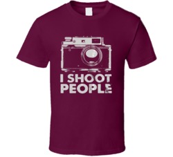 Cool Funny I Shoot People film Camera  Photographers Geek  T Shirt