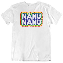 Retro Tv Show Mork and Mindy Nanu Nanu Fan Distressed  T Shirt