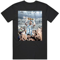 Lionel Messi Lifting World Cup Distressed Mens Size Large T Shirt Lionel Messi Lifting World Cup Distressed Mens Size Large T Shirt