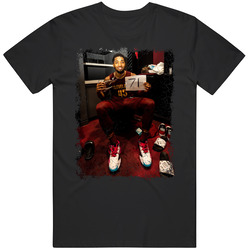 Donovan Spida Mitchell 71 Points Iconic Photo Distressed Unisex Black T Shirt Donovan Spida Mitchell 71 Points Iconic Photo Distressed Unisex Black T Shirt
