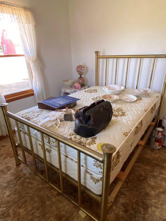 THE JAMES & MARY LOEHR ESTATE