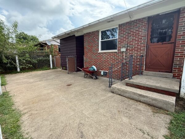 2031 Brenda Dr., Henderson, KY 42420