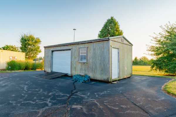 6,600 SQ FT BUILDING & 2.3 +/- ACRE LOT