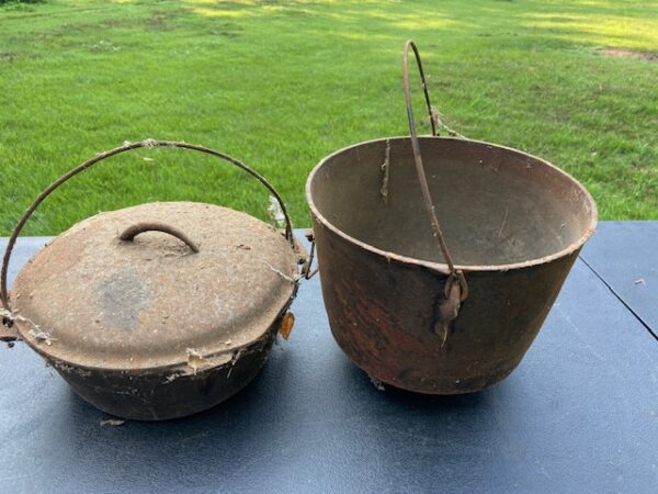 ANTIQUES-FURNISHINGS-COLLECTIBLES