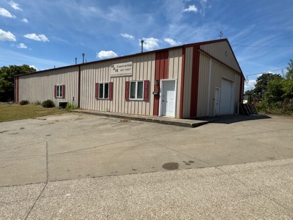 3,960 SQ FT WAREHOUSE ON CORNER LOT