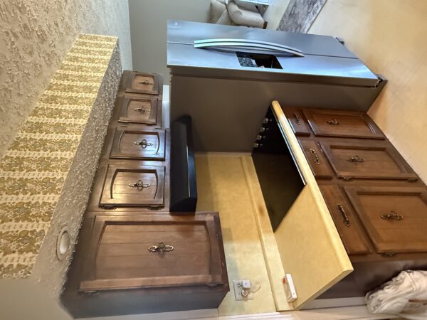 LIVE AUCTION - BRICK HOME, SHOP ON 1.7 ACRE LOT - HOUSEHOLD FURNISHINGS & MORE
