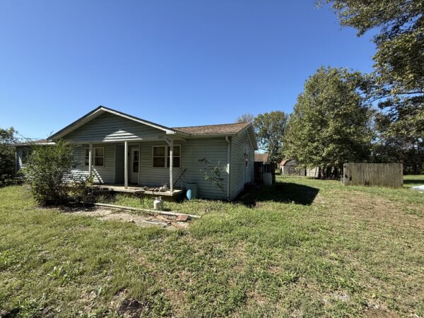NICE HOME, BUILDING & LOT