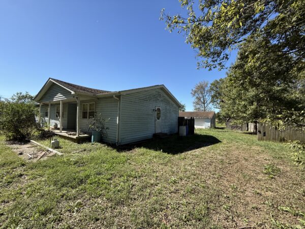 NICE HOME, BUILDING & LOT