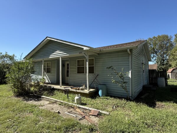 NICE HOME, BUILDING & LOT