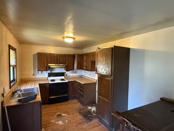 NICE HOME, BUILDING & LOT