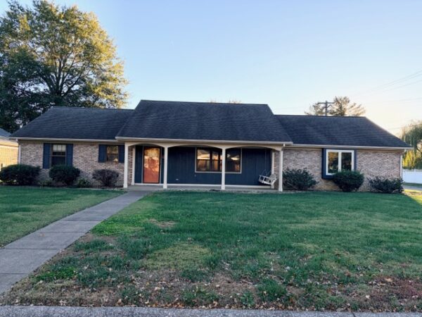 IMG_6769 2,100 BRICK sq ft HOME ON CORNER LOT