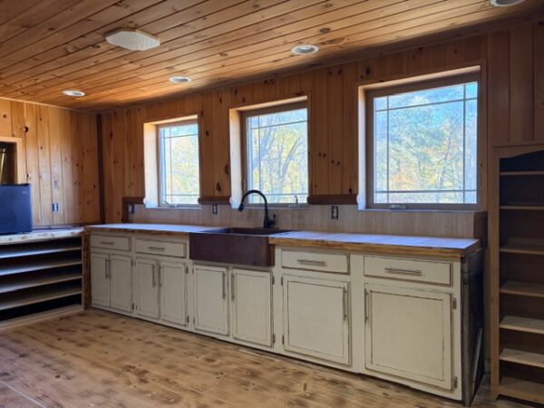 20.42 ACRES with NICE HOME, BARNS & POLE BARN HOME