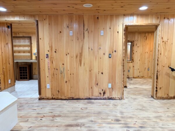 20.42 ACRES with NICE HOME, BARNS & POLE BARN HOME