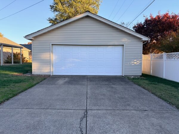 IMG_6732 2,100 BRICK sq ft HOME ON CORNER LOT