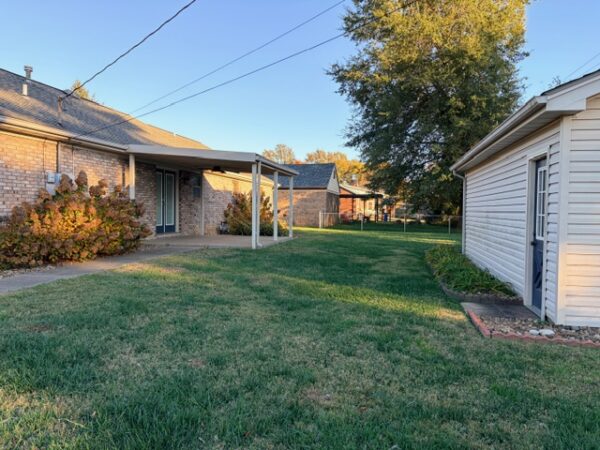 IMG_6733 2,100 BRICK sq ft HOME ON CORNER LOT