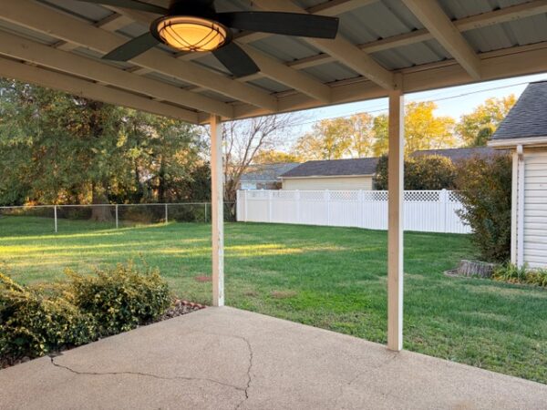 IMG_6735 2,100 BRICK sq ft HOME ON CORNER LOT