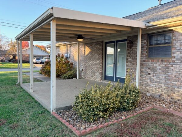 IMG_6736 2,100 BRICK sq ft HOME ON CORNER LOT