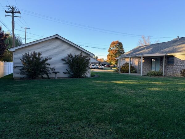 IMG_6739 2,100 BRICK sq ft HOME ON CORNER LOT