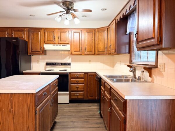 IMG_6748 2,100 BRICK sq ft HOME ON CORNER LOT