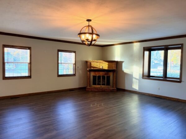 IMG_6751 2,100 BRICK sq ft HOME ON CORNER LOT