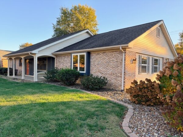 IMG_6765 2,100 BRICK sq ft HOME ON CORNER LOT