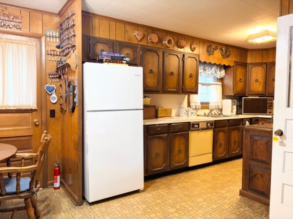 885 Chickasaw Dr., Madisonville, KY 42431