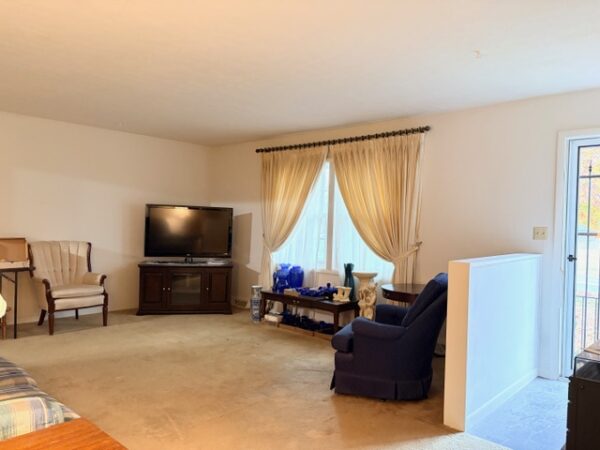 885 Chickasaw Dr., Madisonville, KY 42431