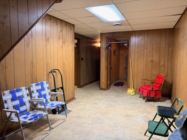 885 Chickasaw Dr., Madisonville, KY 42431