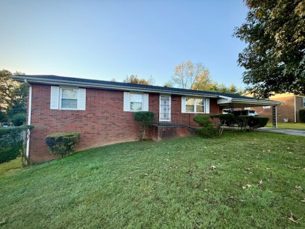 885 Chickasaw Dr., Madisonville, KY 42431