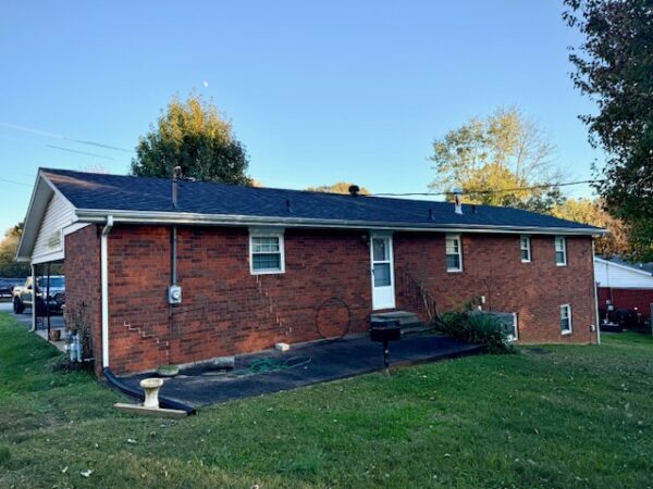 885 Chickasaw Dr., Madisonville, KY 42431