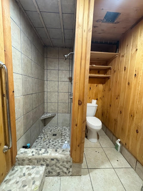 20.42 ACRES with NICE HOME, BARNS & POLE BARN HOME