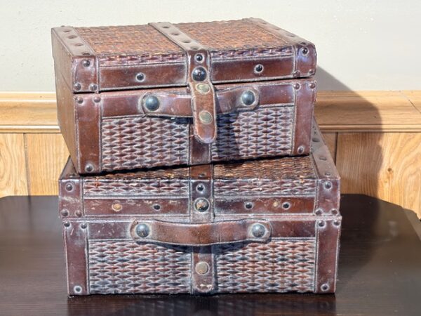 FURNISHINGS - CHRISTMAS DECOR - HOUSEHOLD ITEMS