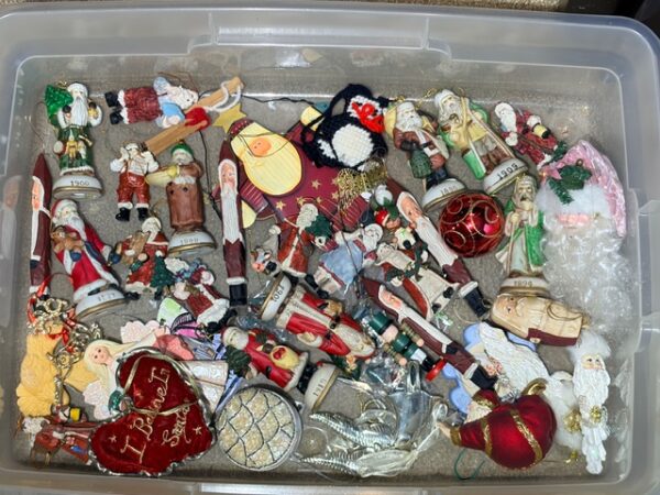 FURNISHINGS - CHRISTMAS DECOR - HOUSEHOLD ITEMS