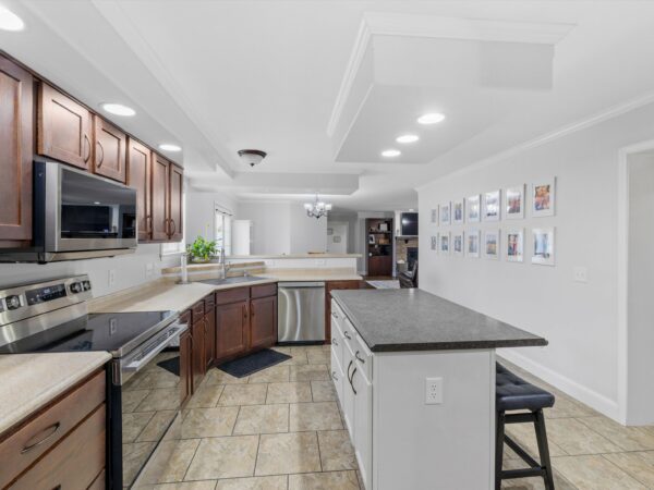 8135 Old US Hwy 60 E., Spottsville, KY 42458