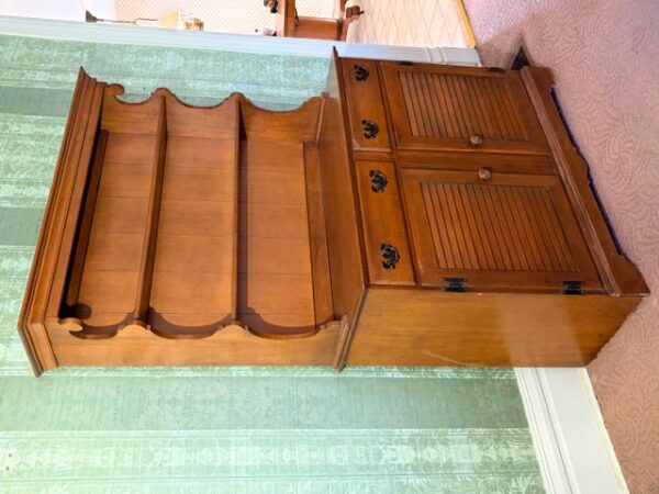 IMG_8001 ANTIQUES - FURNISHINGS - COLLECTIBLES