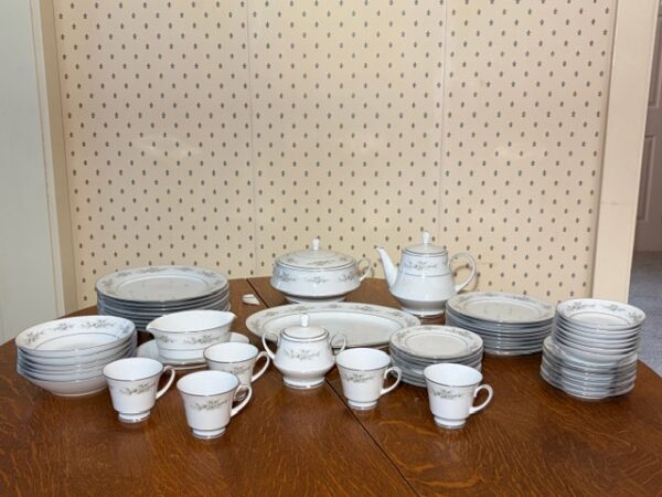 IMG_8251 ANTIQUES - FURNISHINGS - COLLECTIBLES