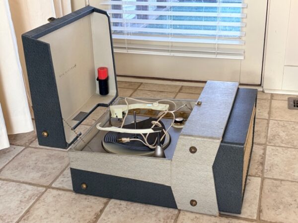 IMG_8363 ANTIQUES - FURNISHINGS - COLLECTIBLES